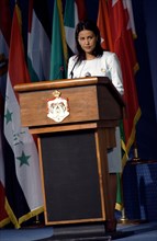 La princesse Lalla Meryem lors d'un discours, novembre 2002