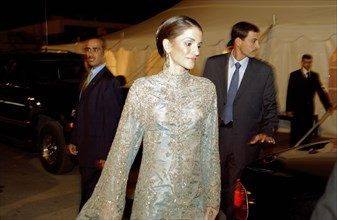 Queen Rania leaves the second Summit Arab Women's Summit, November 2002