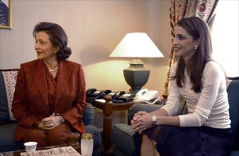 Suzanne Mubarak and Queen Rania, November 2002