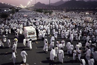 Pèlerins en route pour le Mont Arafat, février 2003