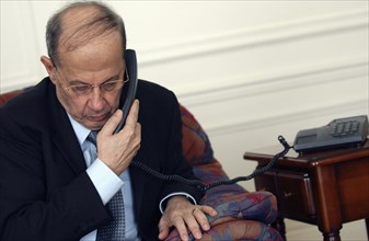 Le général libanais Michel Aoun à Paris, avril 2004