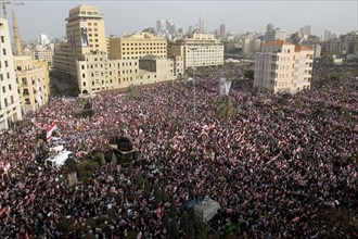 Vast crowd in Beirut backs a role for Syria