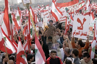 Vast crowd in Beirut backs a role for Syria