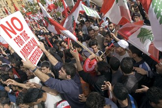 Vast crowd in Beirut backs a role for Syria