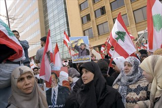Vast crowd in Beirut backs a role for Syria