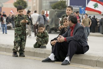 Vast crowd in Beirut backs a role for Syria