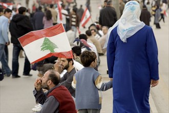 Vast crowd in Beirut backs a role for Syria