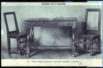 Auxonne. Table et siège de Bonaparte.