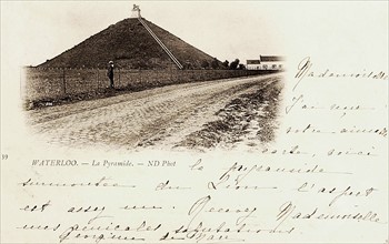 Waterloo : la pyramide de la butte du lion.