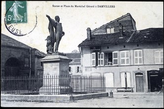 Statue et place du maréchal Gérard à Damvillers.