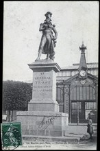 Statue of General Travot in La Roche-sur-Yon.