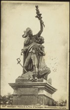 Statue du premier grenadier de France La Tour d'Auvergne à Quimper.
