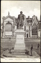 Statue du sculpteur Jean-Pierre David, dit "David d'Angers", à Angers.