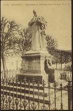 Statue of Etienne Geoffroy Saint-Hilaire in Etampes.