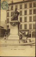 Statue d'André-Marie Ampère à Lyon.