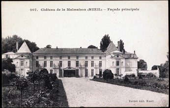 Château de la Malmaison : façade principale,