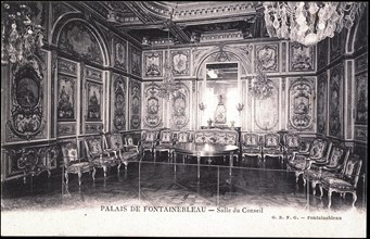 Palais de Fontainebleau : la salle du Conseil.