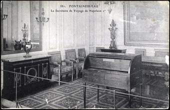 Palais de Fontainebleau : le secrétaire de voyage de Napoléon 1er.