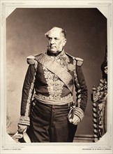 L'amiral Fernand Alphonse Hamelin, sénateur, ministre de la Marine et grand chancelier de la Légion d'Honneur.