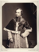 L'abbé Allain, prêtre sacristain de la chapelle impériale.