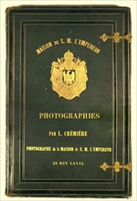 Couverture d'un portfolio de photographies de Léon Crémière, photographe de la maison de sa majesté l'empereur.