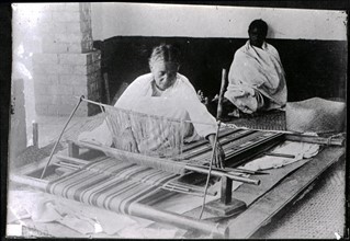 Weaving a silk Lamba, Madagascar