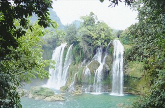 Waterfall, Detian