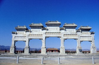 Tombes de l'Est de la dynastie des Qing, l'Arche de pierre, à Zunhua