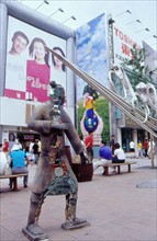 Sculpture sur Wangfujing Street