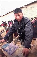 Jeune Tibétain à Gannan