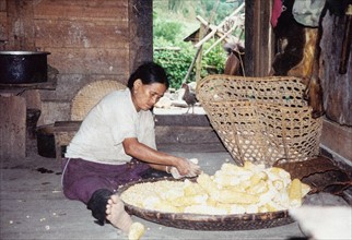 Femme au travail, Muotuo