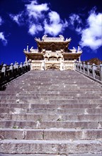 Wutai shan, un des plus anciens sites bouddhistes de  Chin; Temple de Longquan, voûte de pierre