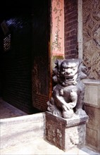 Shidun (blocs de pierre sculptés devant la porte d'une maison), vielle ville de Pingyao
