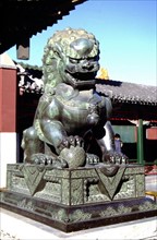 The Summer Palace, Bronze Lion