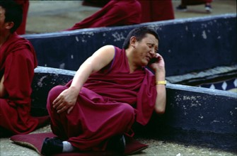 Un moine au monastère de Jokhong