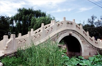 Pont de pierre à l'Université de Tsinghua