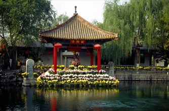 Pavillon dans le parc de Baotu Spring