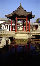 Pavillon Yuexia dans le parc du lac Daming
Province du Shandong, Chine