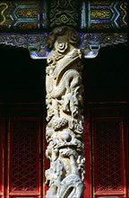 Temple de Confucius, dragons sculptés sur une colonne