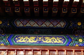 Temple de Dazhong, Temple de la Grande Cloche, motif représentant un dragon peint sur une poutre au plafond