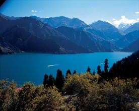Le lac du Paradis, province du Sinkiang, Chine