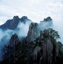 Brume sur les montagnes, Chine
