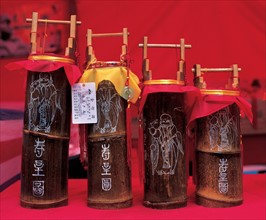 Récipient en bambou, contenant du spiritueux, Festival du printemps, Chine.