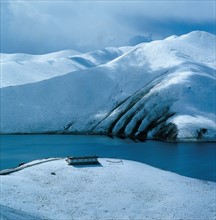 Le lac sacré Yamzho Yumco, Tibet, Chine