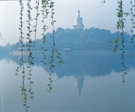 Pagode blanche, Parc Beihai, Pékin, Chine