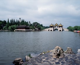 Lac de l'Ouest, Pont des cinq pavillons, Yangzhou, province du Jiangsu, Chine