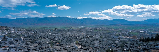 Vue aérienne de la ville de LiJiang, dans la province de Yunnan, Chine