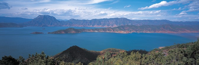 La lac Lugu, dans la province de Yunnan, Chine