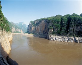 Three-Gorge of Changjiang River, Qutang Gorge, Black-White Rock Beach, China