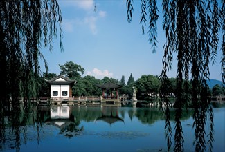 L'îlot du lac de l'Ouest de la ville d'Hangzhou, Chine